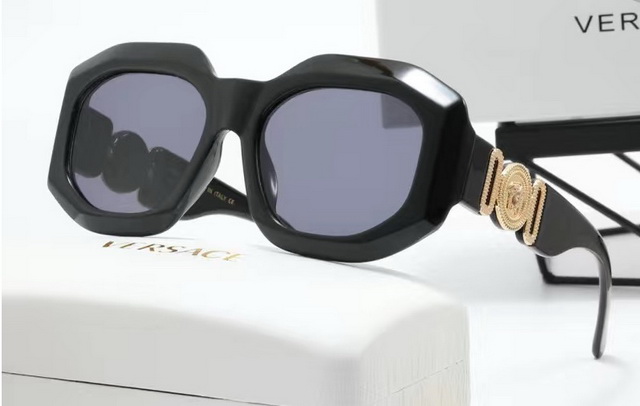 Versace Boutique Sunglasses 036